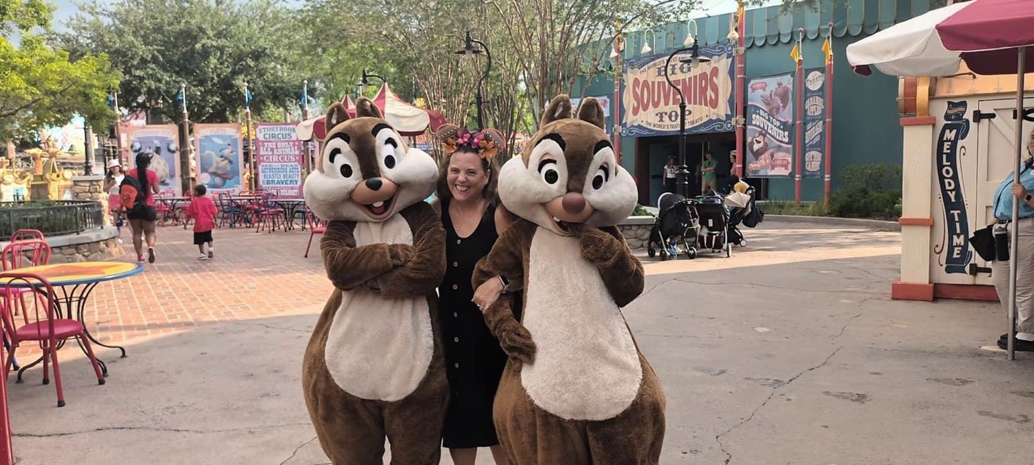 Sil con Chip y Dale en Walt Disney World
