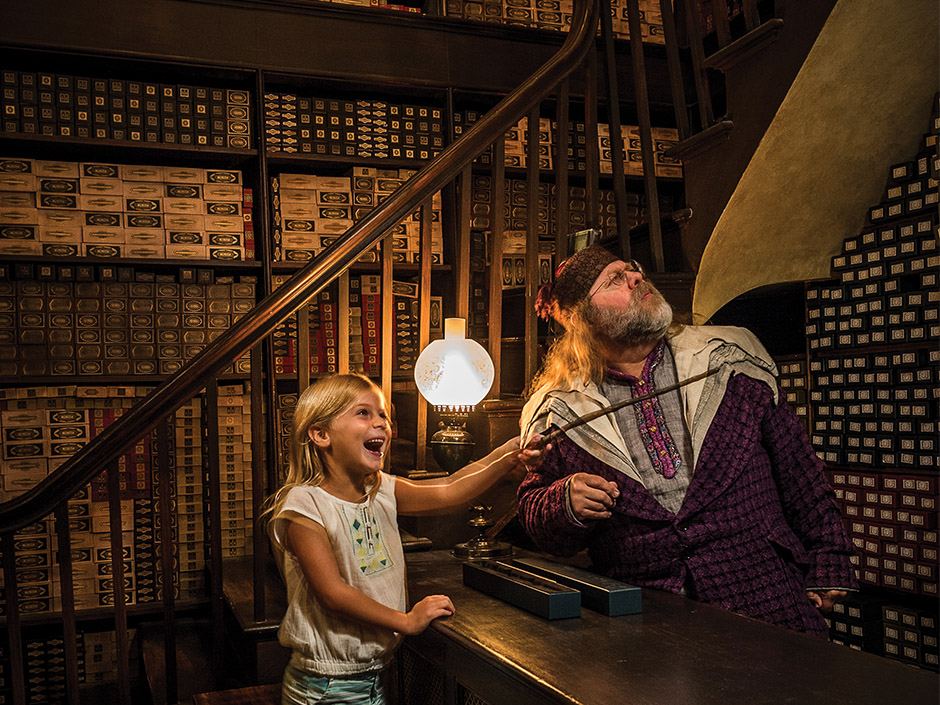La tienda de varitas Ollivanders en el mundo mágico de Harry Potter de Universal Orlando