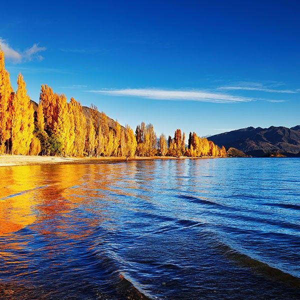 El lago Wanaka en otoño, en la Isla Sur de Nueva Zelanda