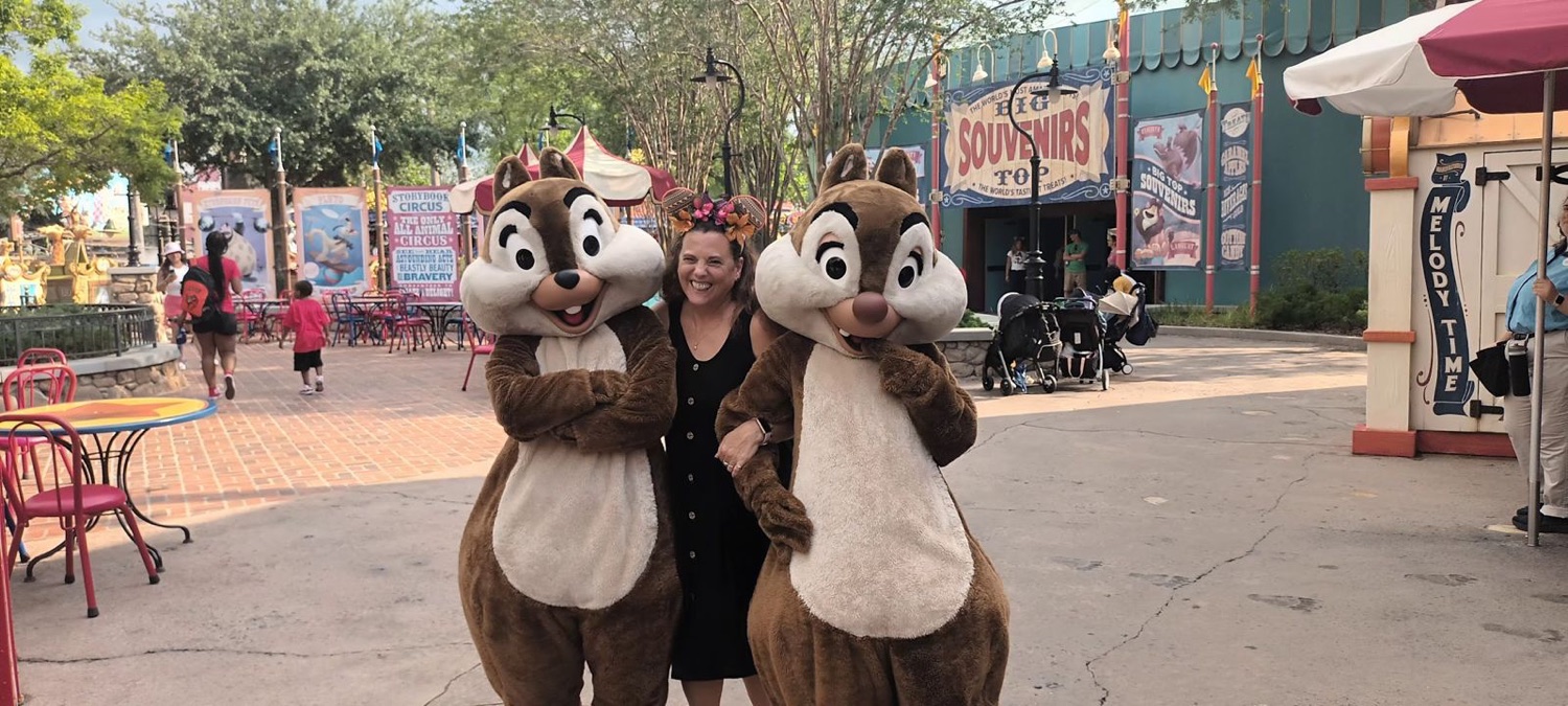 Sil con Chip y Dale en Walt Disney World